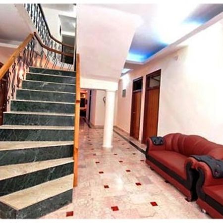 Ranikhet Grand Hotel Buitenkant foto