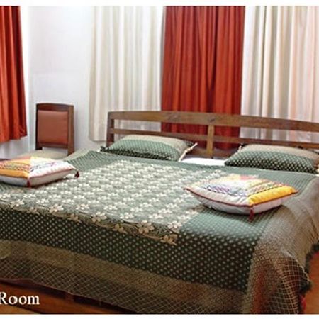 Ranikhet Grand Hotel Buitenkant foto