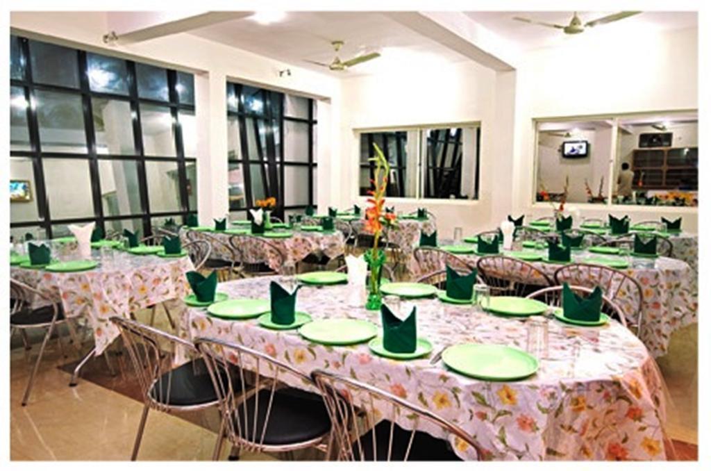 Ranikhet Grand Hotel Buitenkant foto