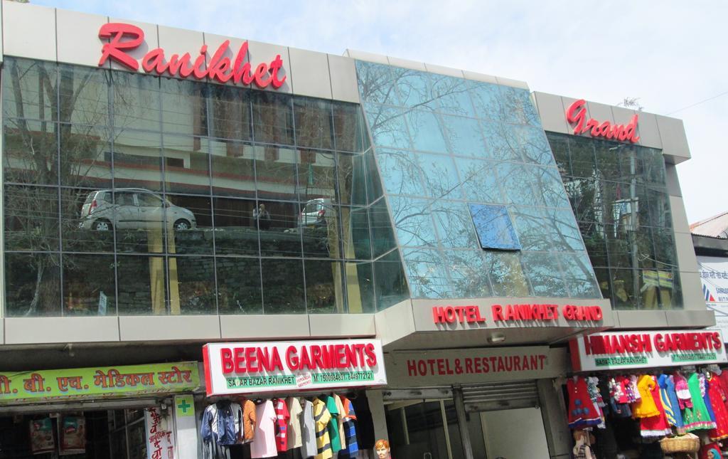 Ranikhet Grand Hotel Buitenkant foto