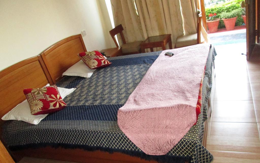 Ranikhet Grand Hotel Kamer foto