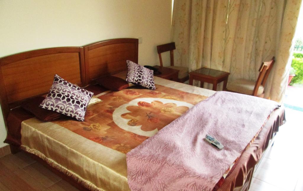 Ranikhet Grand Hotel Kamer foto