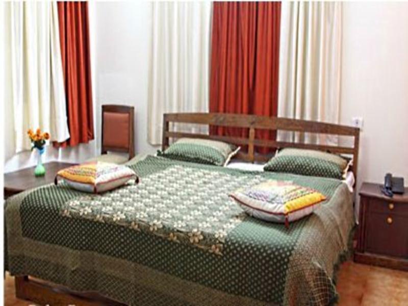 Ranikhet Grand Hotel Buitenkant foto